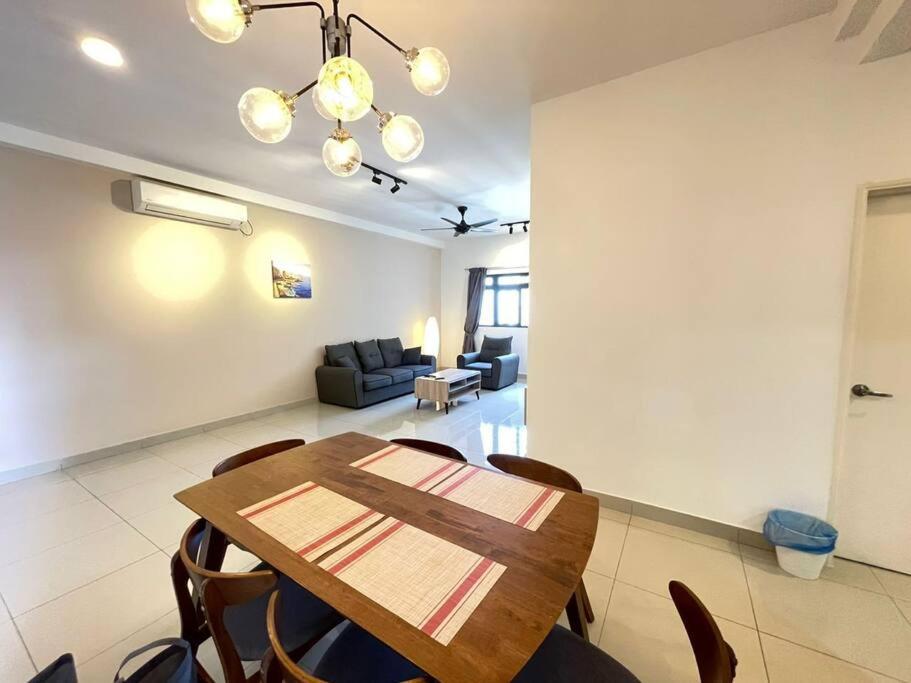 Meridin Medini By Wp Homestay Nusajaya  Εξωτερικό φωτογραφία